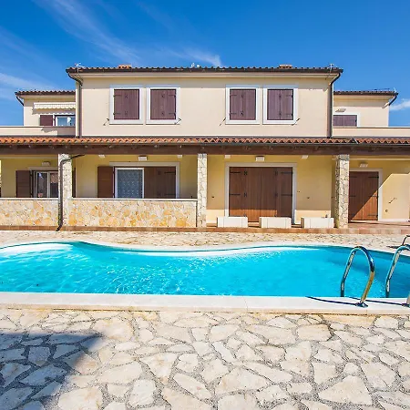 Apartment Volme Romina *