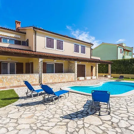 Apartment Volme Romina *